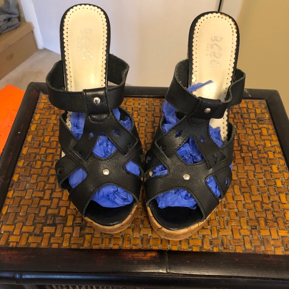 Shoes - Picture 2 of 5